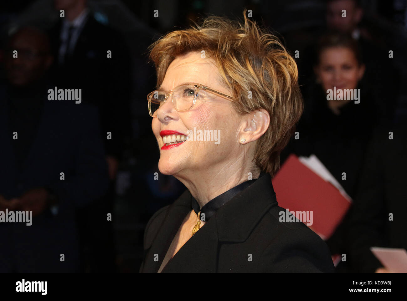 Londres, Royaume-Uni. Oct 11, 2017. Annette Bening, film étoiles ne meurent pas à Liverpool - BFI LFF Première européenne, Leicester Square, Londres, Royaume-Uni, 11 octobre 2017, photo de Richard Goldschmidt : Riche de crédit Gold/Alamy Live News Banque D'Images