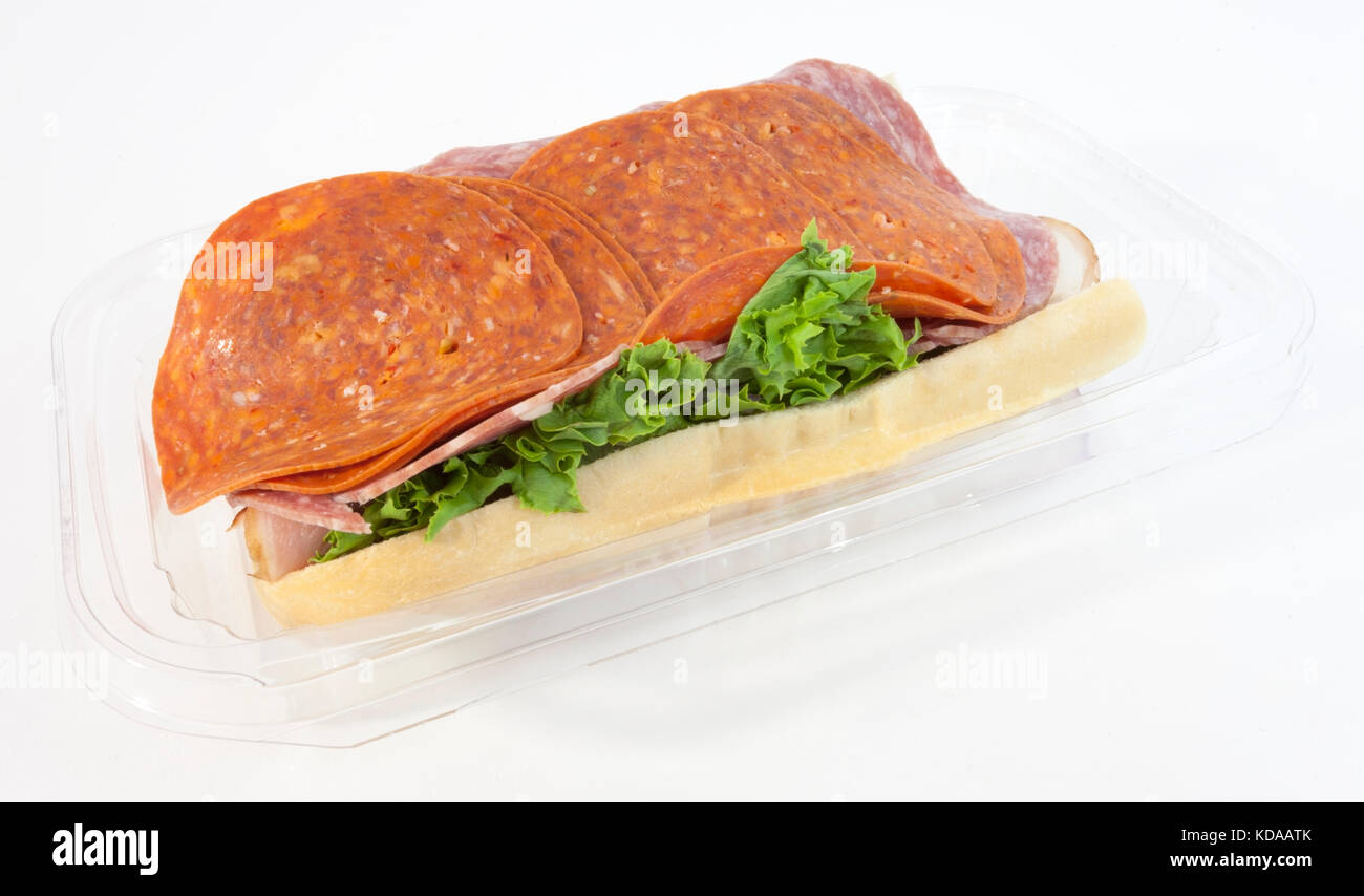 Sandwich isolé sous italien avec récipient en plastique. Banque D'Images