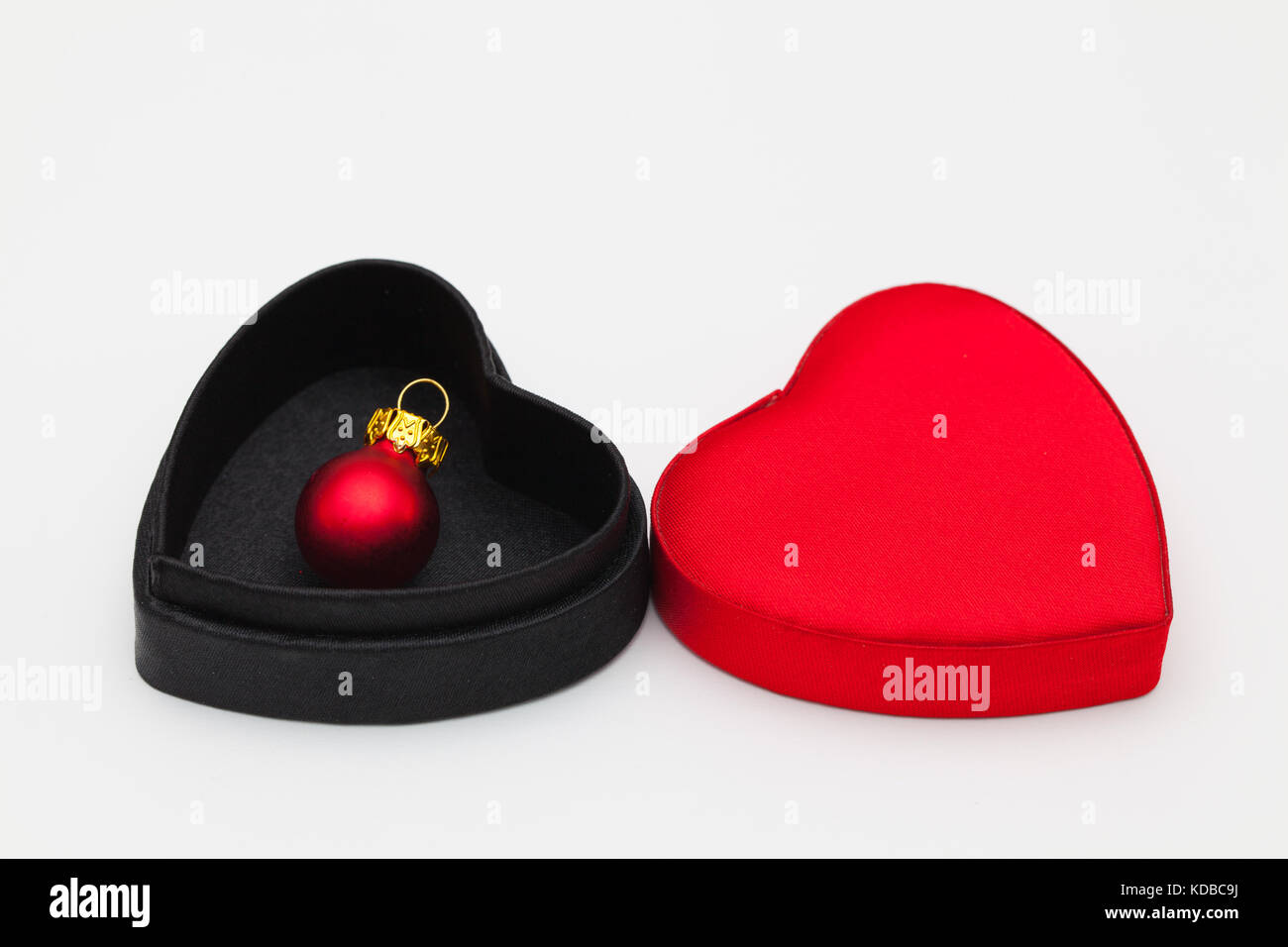 Décoration de Noël à ouvrir la boîte de velours sur le tableau blanc Banque D'Images
