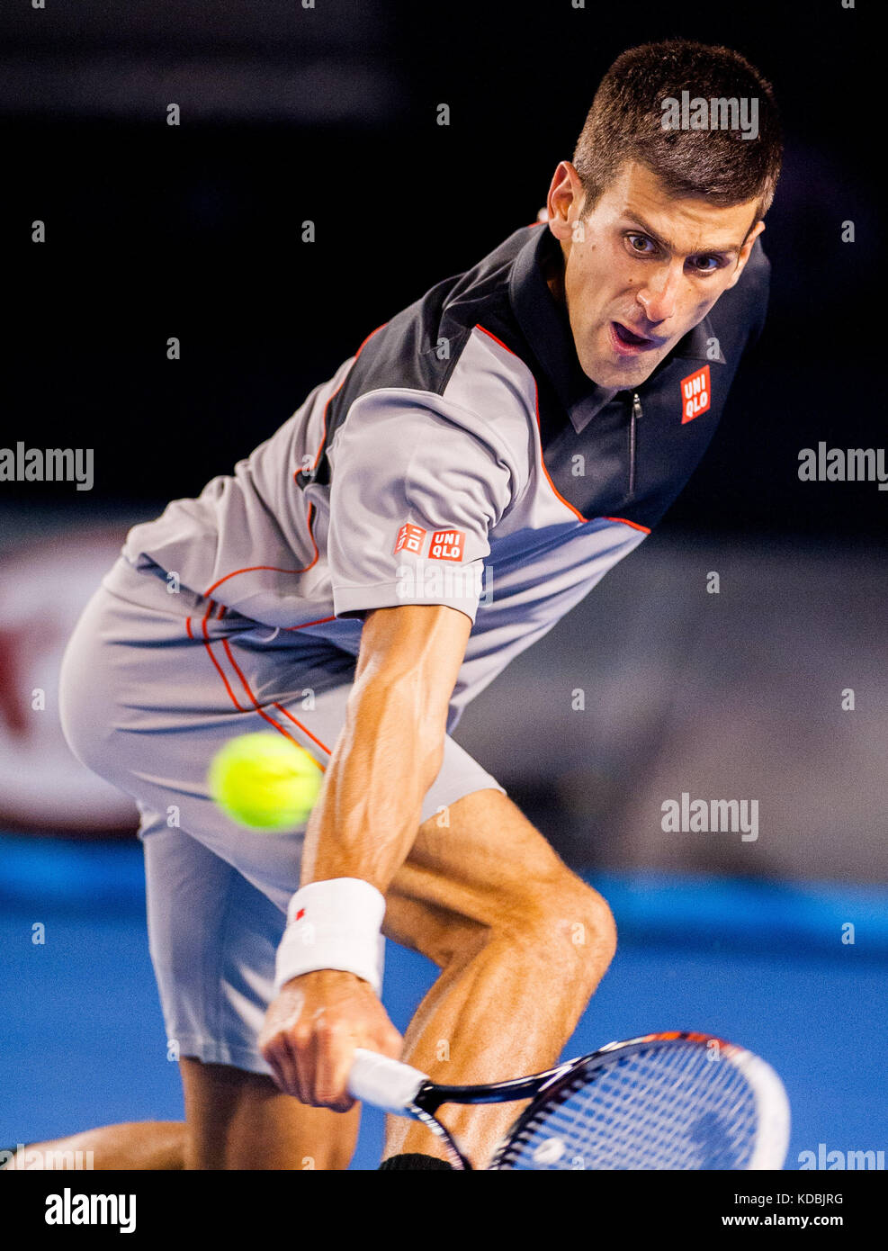 Novik Djokovic en action au championnat Open d'Australie 2014 contre Stan Wawrinka. Banque D'Images