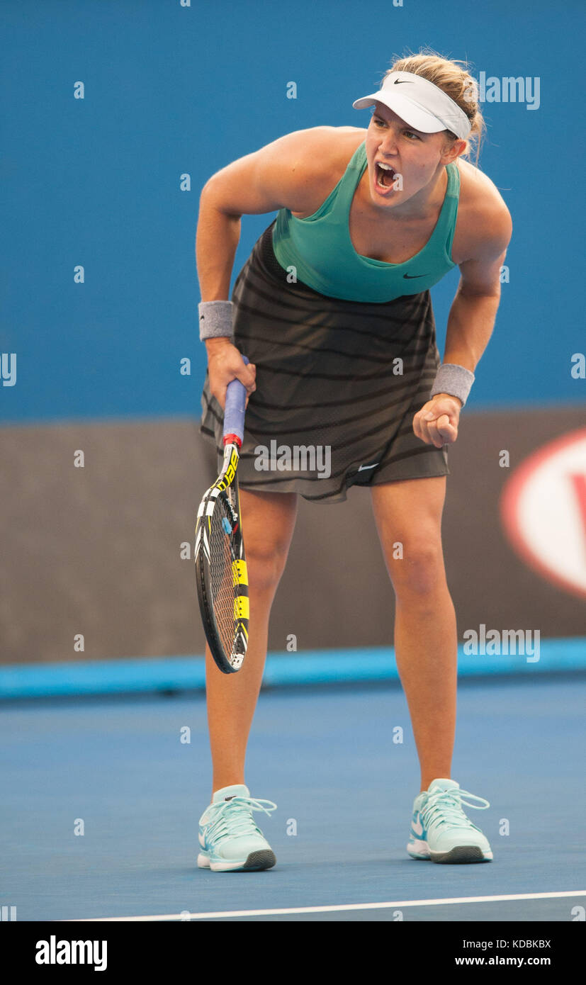 La canadienne Eugenie Bouchard a résisté à la chaleur estivale australienne et à la pression féroce de son adversaire de l'Open d'Australie 3 Virginie Razzano (FRA) à W. Banque D'Images