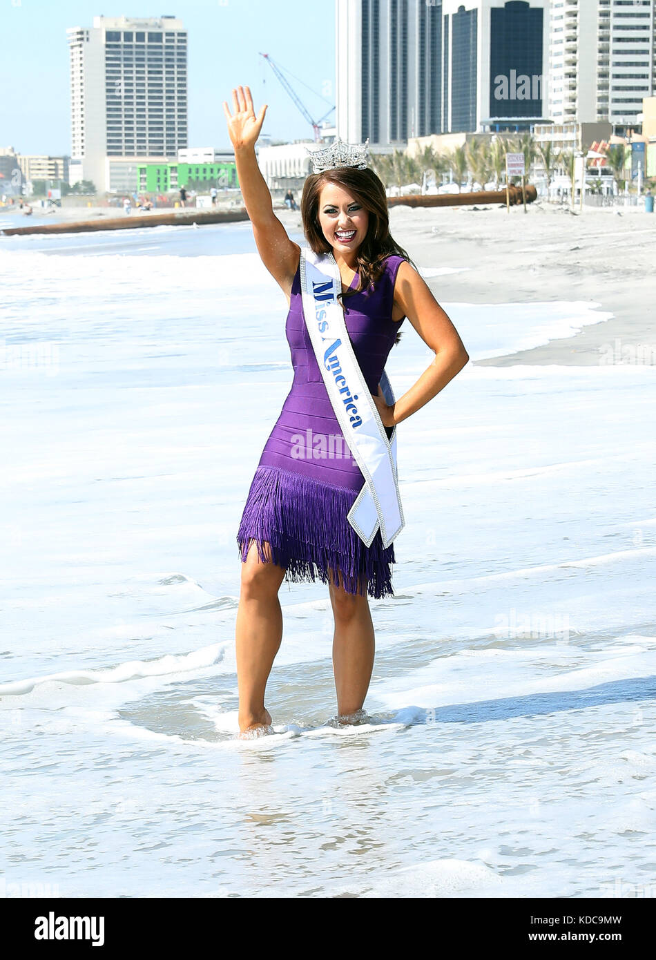 Miss America 2018, Cara Mund lors d'un appel photo sur la plage Boardwalk Beach avec : 2018 Miss America, Cara Mund où : Atlantic City, New Jersey, États-Unis quand : 11 Sep 2017 crédit : Judy Eddy/WENN.com Banque D'Images