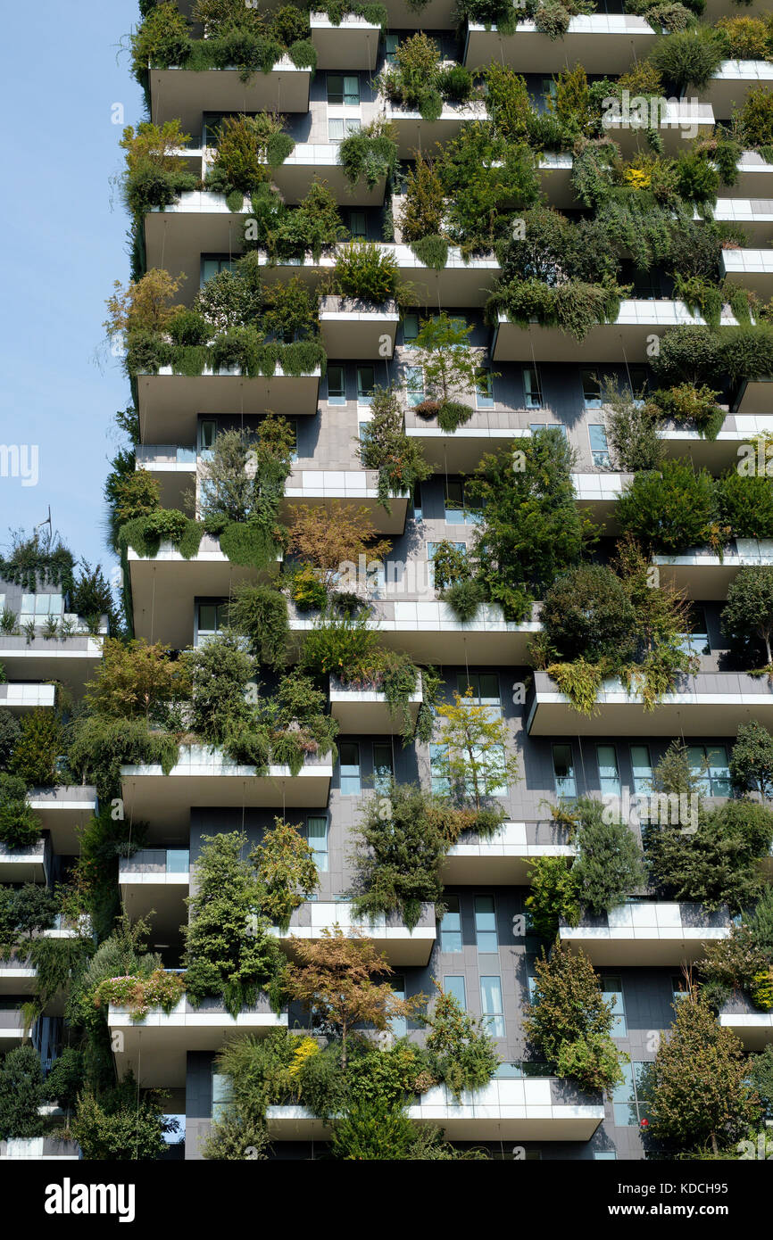 L'Italie, Lombardie, Milan, Porto Nuova. Le bosco verticale (vertical) forêt des tours. résidentiel Banque D'Images