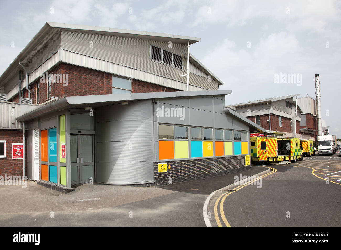 Extérieur du nouveau service des accidents et des urgences de l'hôpital universitaire de Newham à Londres. Banque D'Images