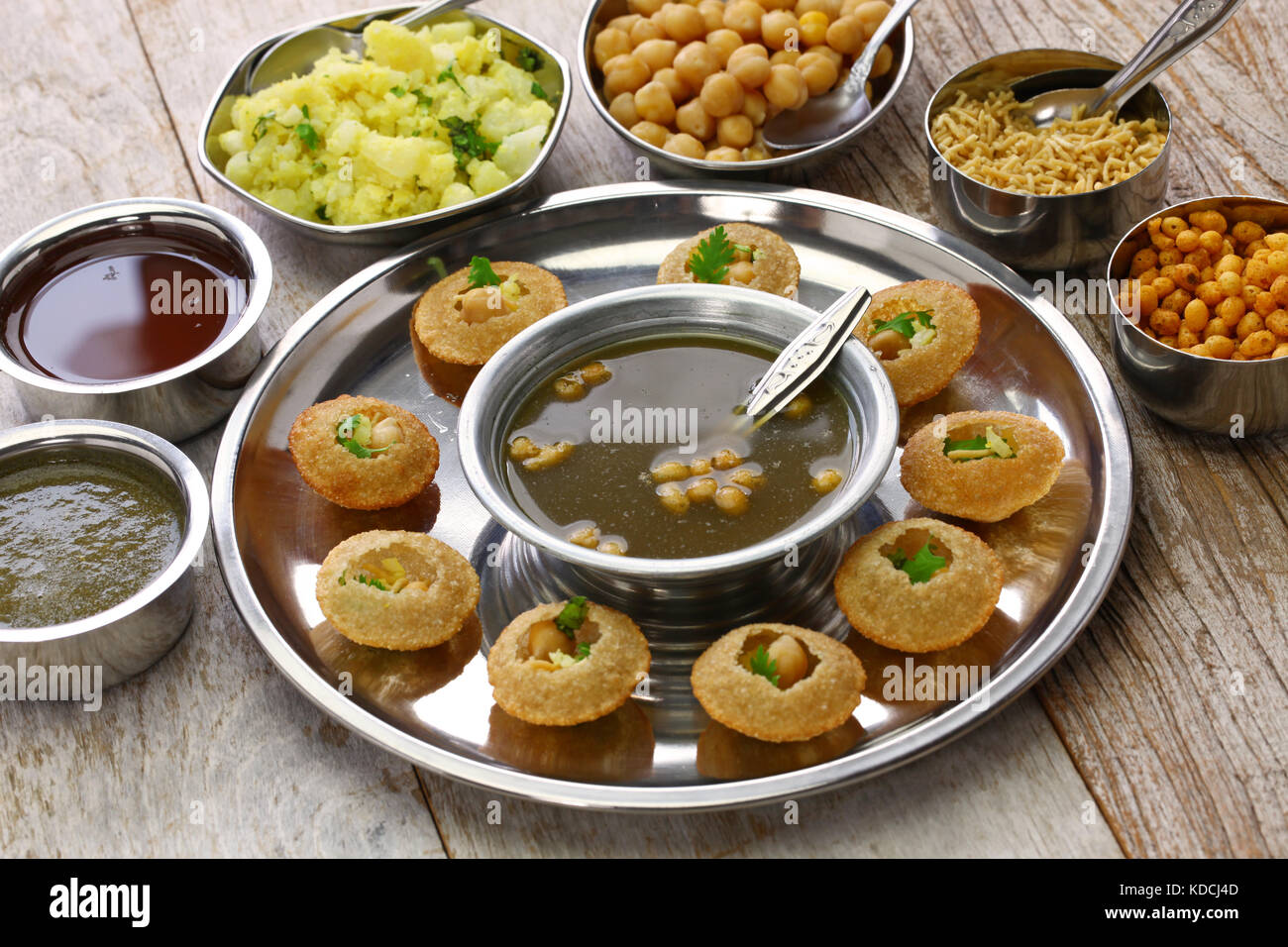Des pani puri, golgappa, snack indien Banque D'Images