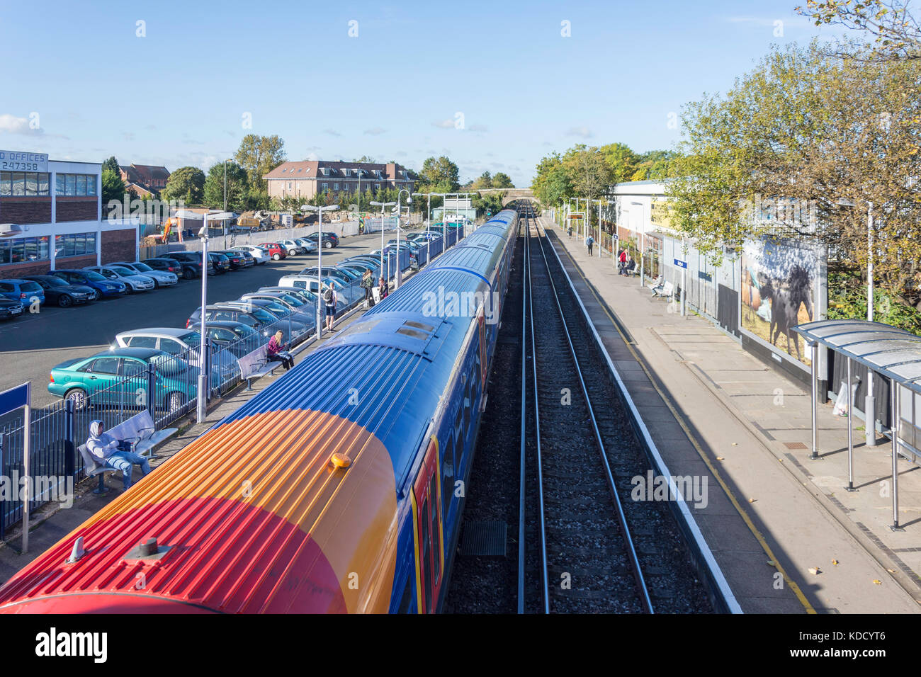 South West Train à la gare d'Ashford, Ashford, Surrey, Angleterre, Royaume-Uni Banque D'Images