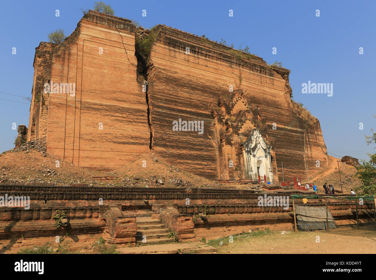 PaHto Pagode Daw Gyi (1790) à Min Kun sur le Fleuve Irrawaddy près de Mandalay au Myanmar (Birmanie). Banque D'Images