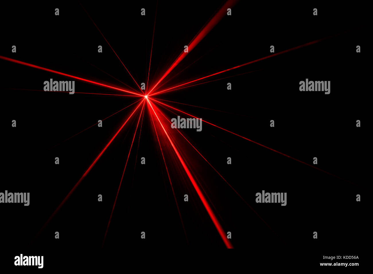 Effet de lumière laser rouge sur fond noir, photo. Banque D'Images