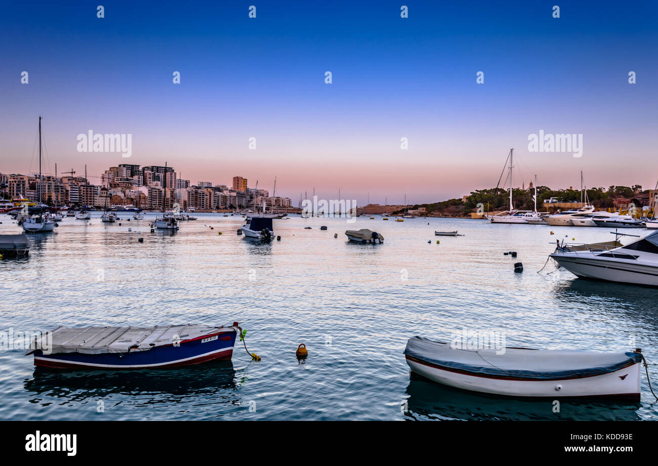 Coucher de soleil sur le port de sliema Banque D'Images