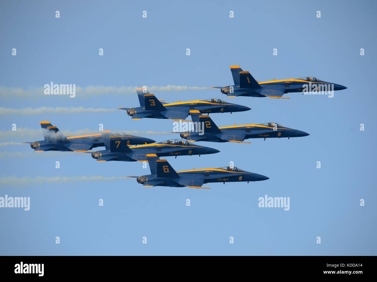 San Francisco, USA - 4 octobre, 2012 : US Navy's blue angels aerobatic team arrive à San Francisco pour la prochaine semaine de la weeekeend airsho et Banque D'Images