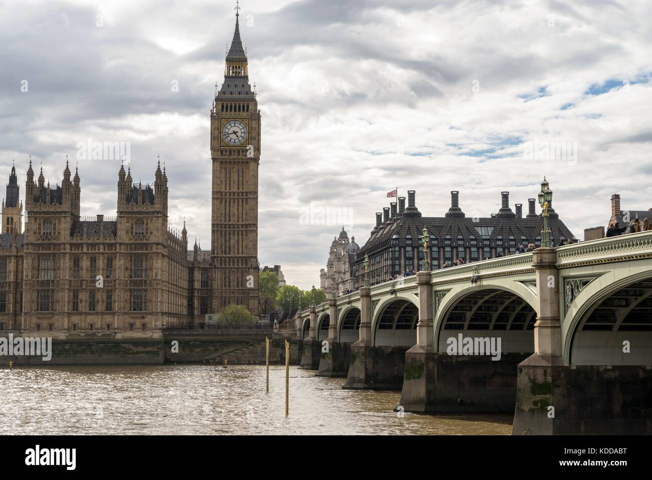 Royaume-Uni : Palais de Westminster avec Big Ben et le pont de Westminster. Photo de 5. Mai 2017. | utilisation dans le monde entier Banque D'Images