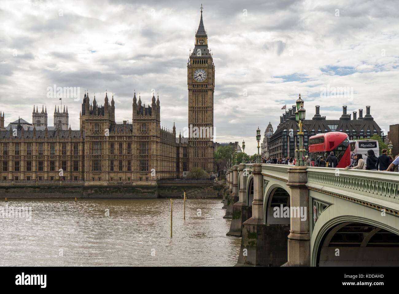 Royaume-Uni : Palais de Westminster avec Big Ben et le pont de Westminster. Photo de 5. Mai 2017. | utilisation dans le monde entier Banque D'Images