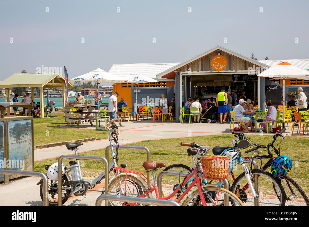 Café à Tuncurry rockpool à côté de Wallis Lake sur le milieu de la côte nord de la Nouvelle-Galles du Sud, Australie Banque D'Images