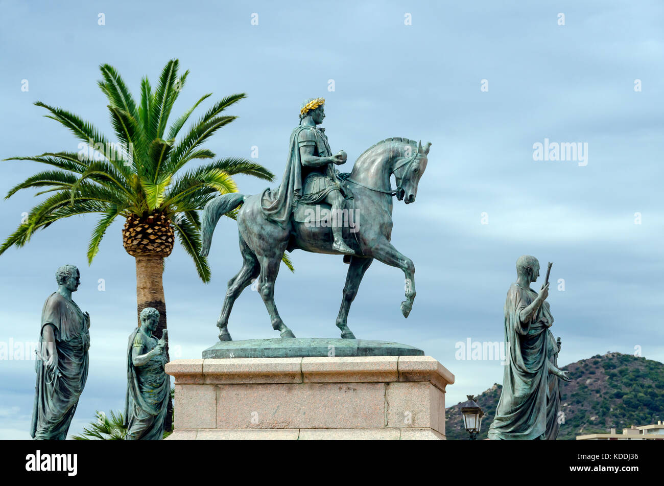 Statue équestre de Napoléon Bonaparte à la Place de Gaulle, Ajaccio, Corse, France. Banque D'Images