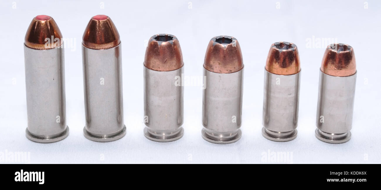 Trois différents types de balles à pointe creuse, 44spl, 357 magnum, 9mm Banque D'Images Trois différents types de balles à pointe creuse, 44spl, 357 magnum, 9mm Banque D'Images