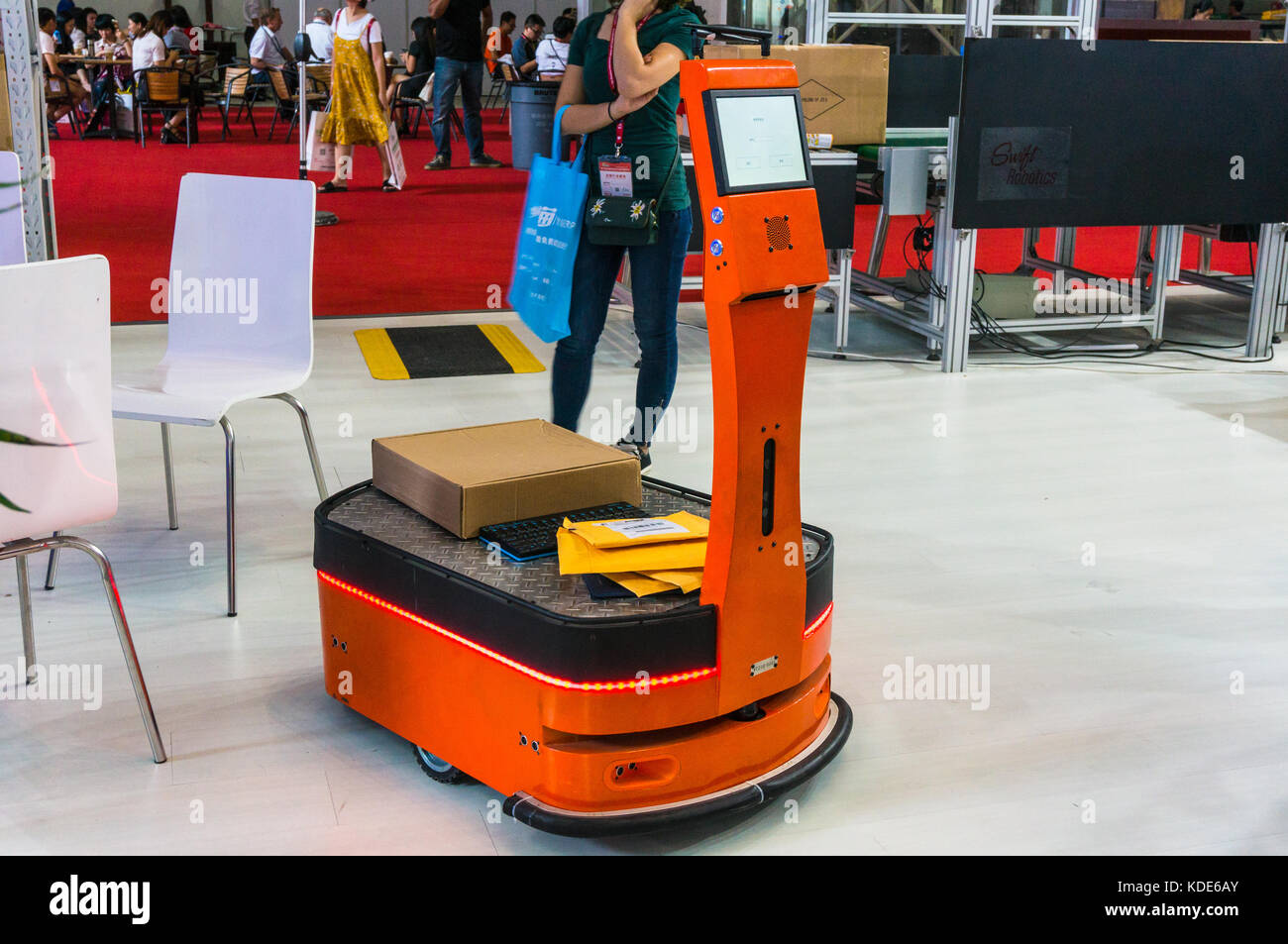 Robot à 2017 Entrepôt de logistique et de transport de la Chine juste. Banque D'Images