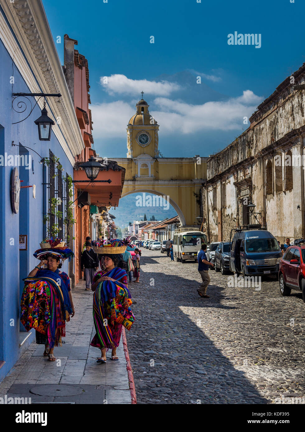 Volcan Agua Santa Catalina, Arch, Calle del Arco, Antigua, Guatemala Banque D'Images