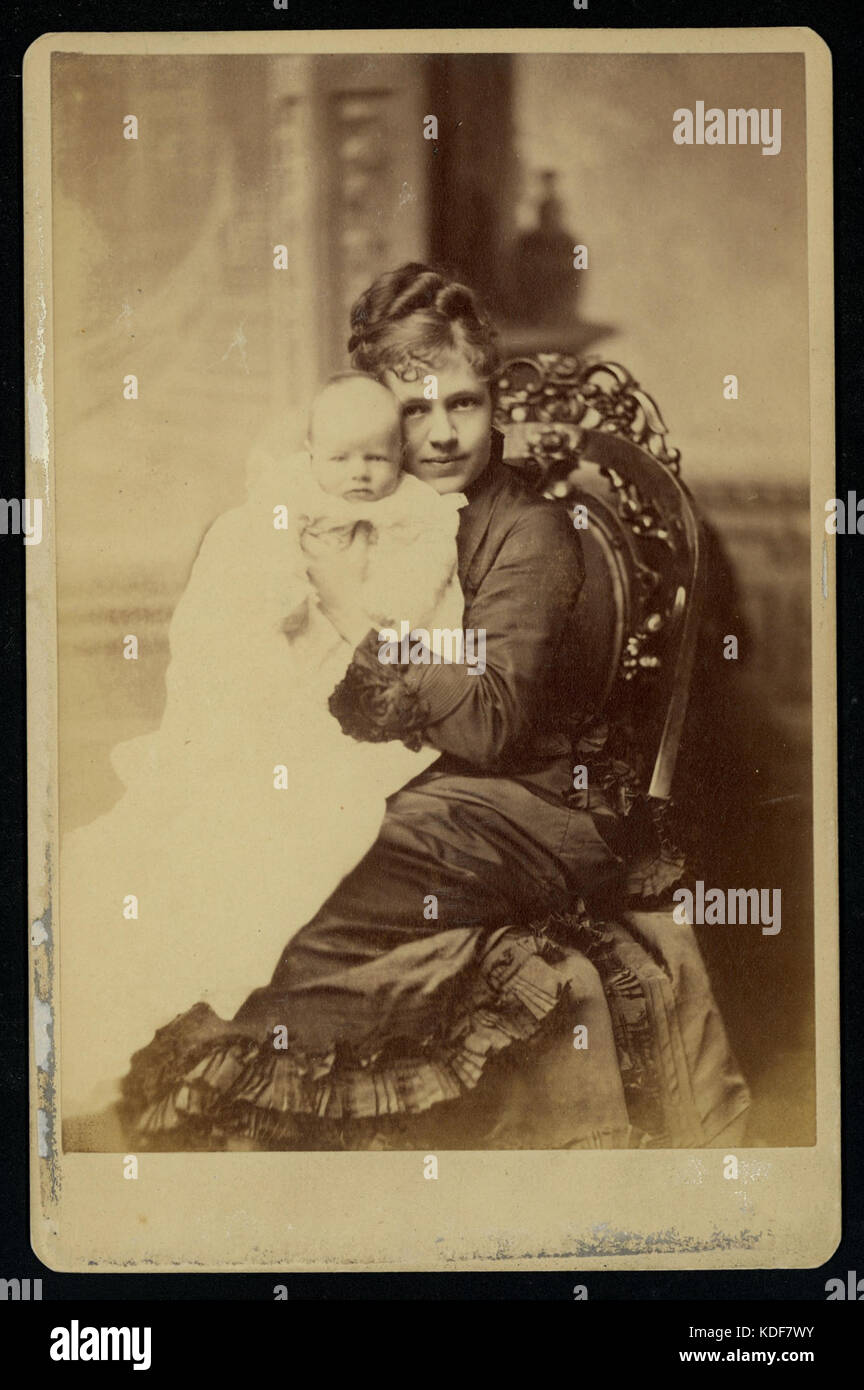 Nellie Sartoris et bébé (peut-être Julia Grant Cantacuzène, fille de Frederick et don de l'Ida) Banque D'Images