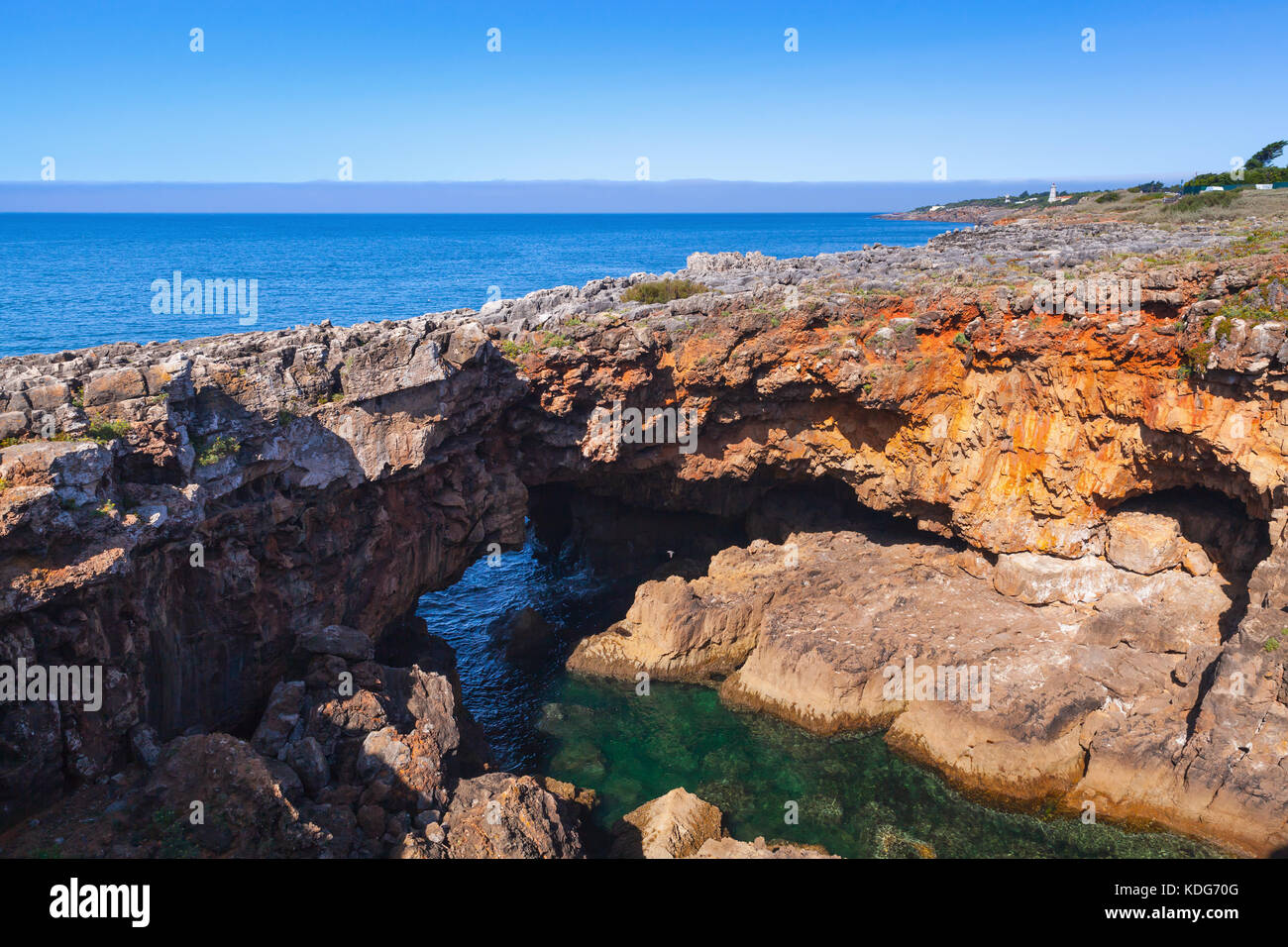 Boca do Inferno. la bouche de l'enfer gouffre situé sur la côte de falaises. repère naturel de cascais city, district de Lisbonne, Portugal Banque D'Images