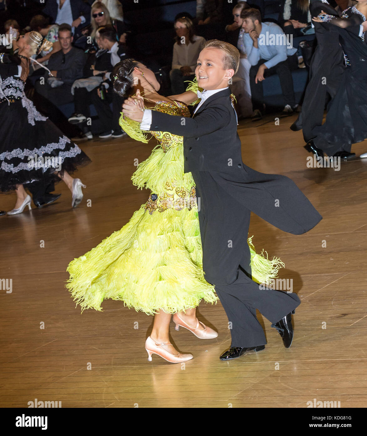 Ballroom dancers à la salle de bal internationale au championnat international hall, Brentwood., Banque D'Images