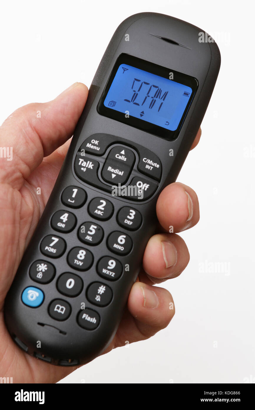 Téléphone avec écran affichant le mot arnaque Banque D'Images
