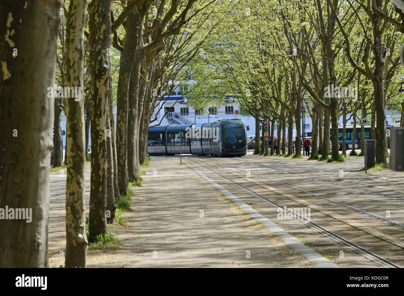 Tramway en place des Quinconces, bordeaux Banque D'Images