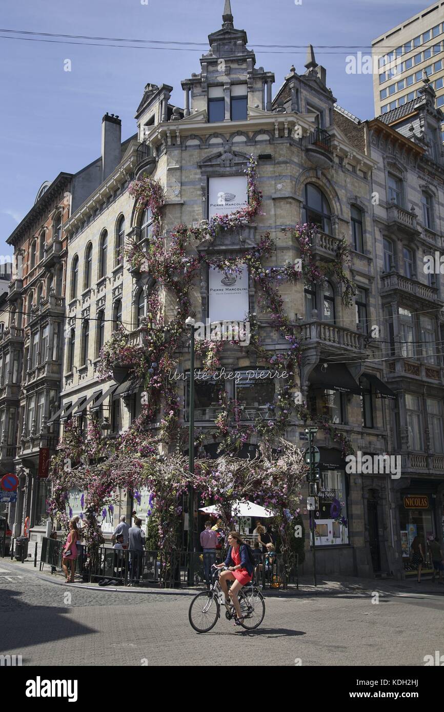 Pierre Marcolini est un chocolatier populaires. son célèbre magasin à Bruxelles est situé sur un coin, place grand sablon. (09 juillet 2016) | dans le monde entier Banque D'Images