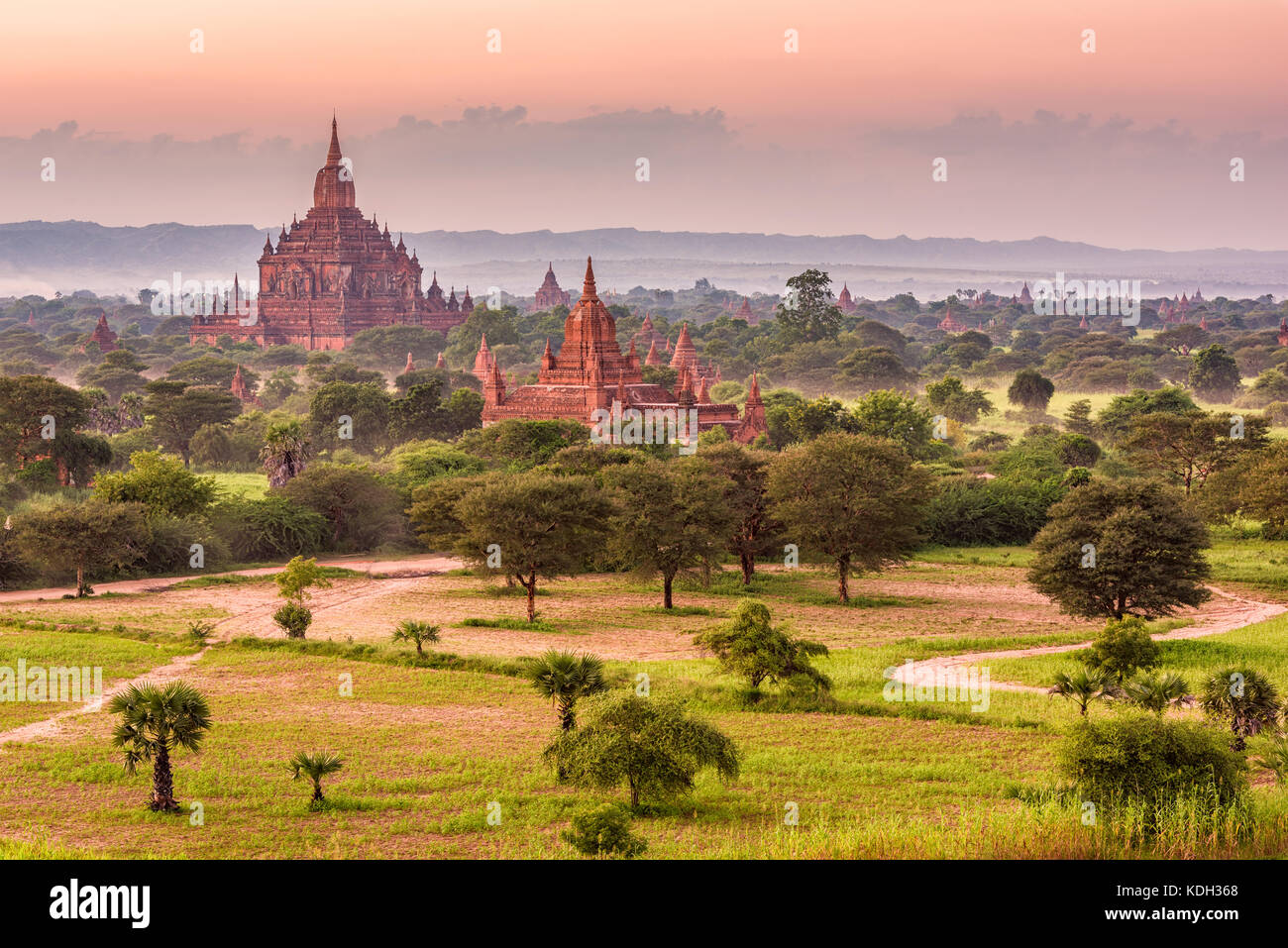 Bagan, myanmar temples dans la zone archéologique. Banque D'Images