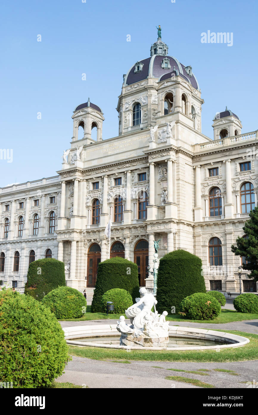 Vienne, Autriche - août 28 : les touristes au musée d'histoire naturelle à la maria-theresien-Platz, à Vienne, Autriche Le 28 août 2017. Banque D'Images