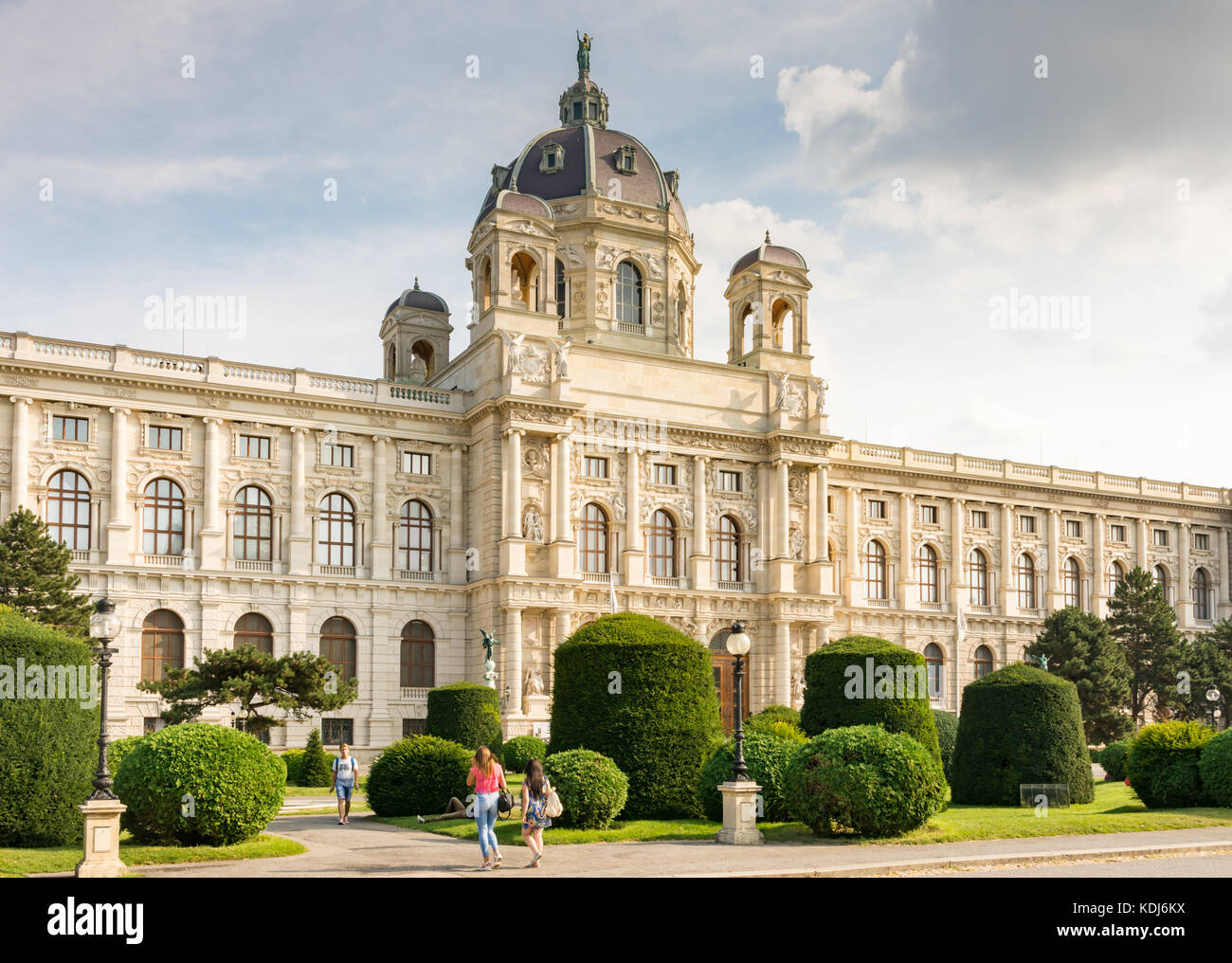 Vienne, Autriche - août 28 : les touristes au musée à l'histoire de l'art de maria theresien-Platz, à Vienne, Autriche Le 28 août 2017. Banque D'Images