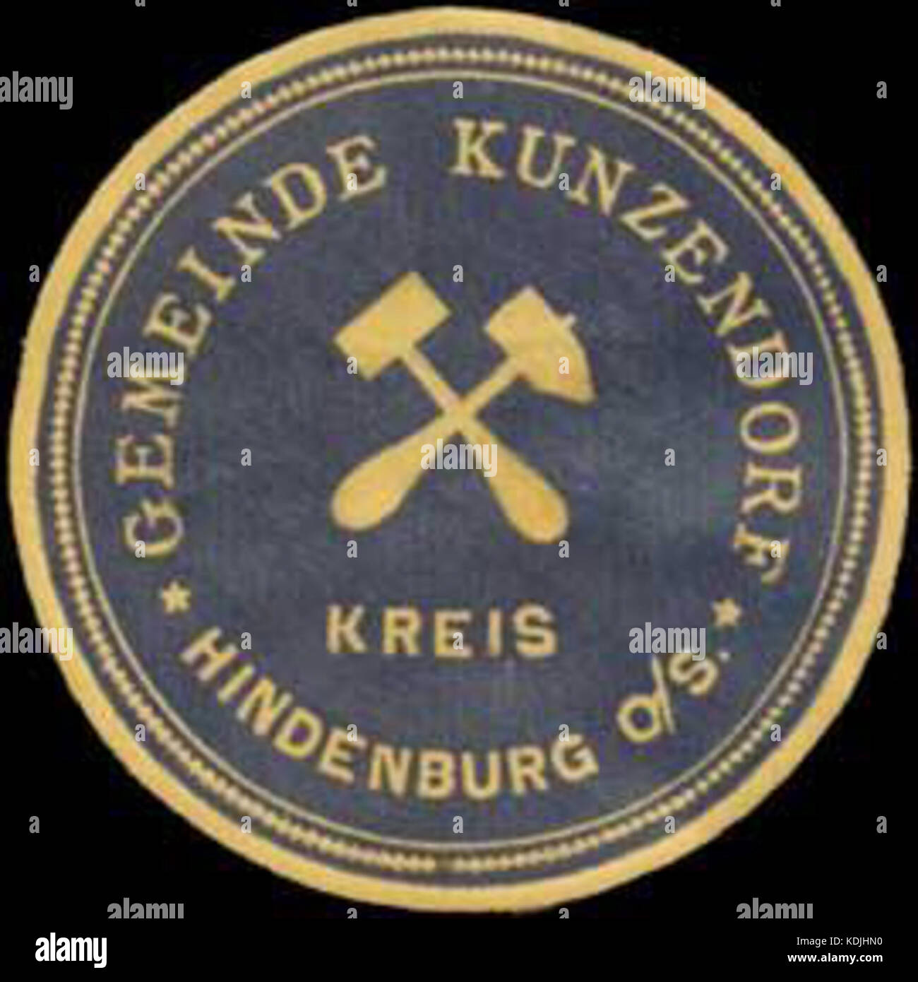 Le Siegelmarke de Gemeinde Kunzendorf, Kreis Hindenburg, Schlesien, est un sceau historique ou timbre représentant une région de ce qui était autrefois la Silésie occupée par les Allemands, offrant un aperçu de la gouvernance régionale ou de l'histoire. Banque D'Images