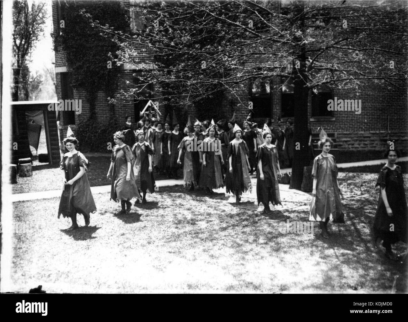Les artistes interprètes ou exécutants dans l'Oxford College production "The Piper' 1911 (3191390939) Banque D'Images