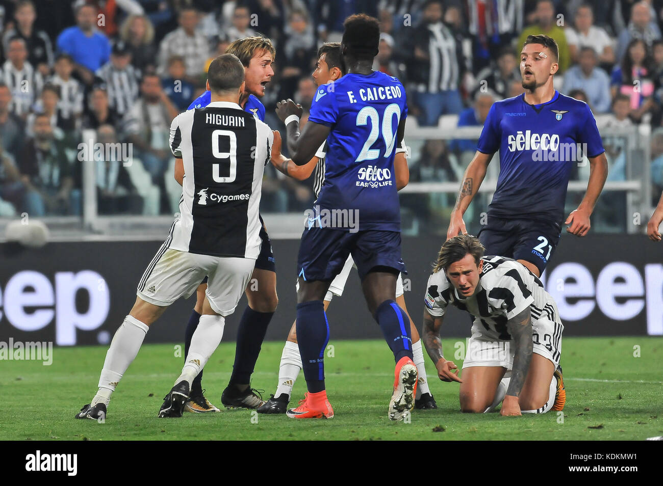 Turin, Italie. 14 octobre, 2017. Au cours de la serie d'un match de football entre la Juventus et SS Lazio de Allianz Stadium le 14 octobre 2017 à Turin, Italie. crédit : fabio annemasse/Alamy live news Banque D'Images Turin, Italie. 14 octobre, 2017. Au cours de la serie d'un match de football entre la Juventus et SS Lazio de Allianz Stadium le 14 octobre 2017 à Turin, Italie. crédit : fabio annemasse/Alamy live news Banque D'Images