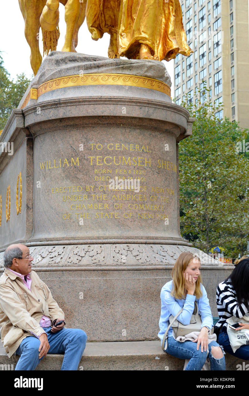 New York City, version octobre 2017. dans une inquiétante tendance nationale affichant un comportement scandaleux des criminels peu judicieuses sont saccageant des statues de personnages historiques. William Sherman illustré. crédit : Robert cicchetti/Alamy live news Banque D'Images