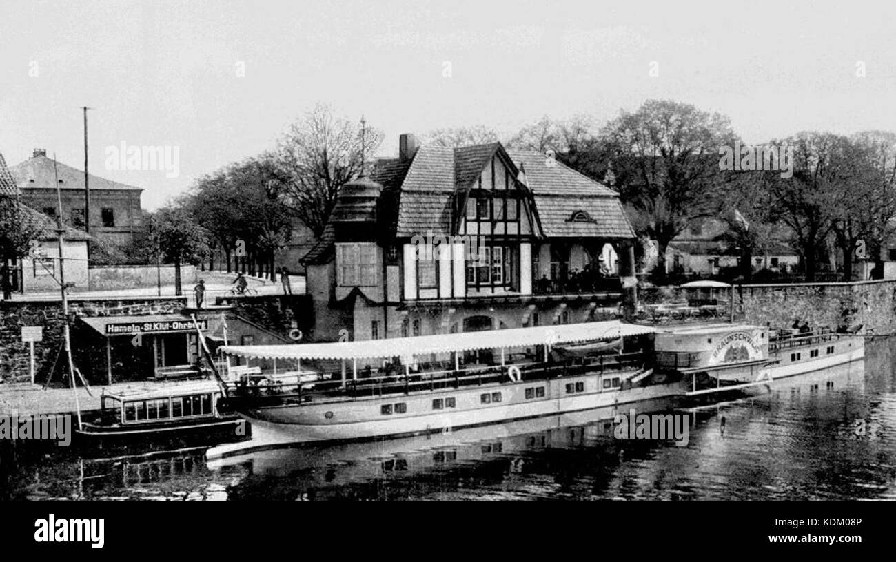 L'image montre le Raddampfer Braunschweig, un bateau à aubes qui fut autrefois un navire remarquable dans l'histoire maritime européenne. Banque D'Images