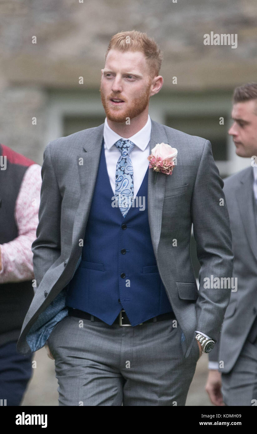 Angleterre all-rounder ben stokes arrive pour son mariage avec fiancée clare ratcliffe, au St Mary the Virgin, east brent, Somerset. Banque D'Images