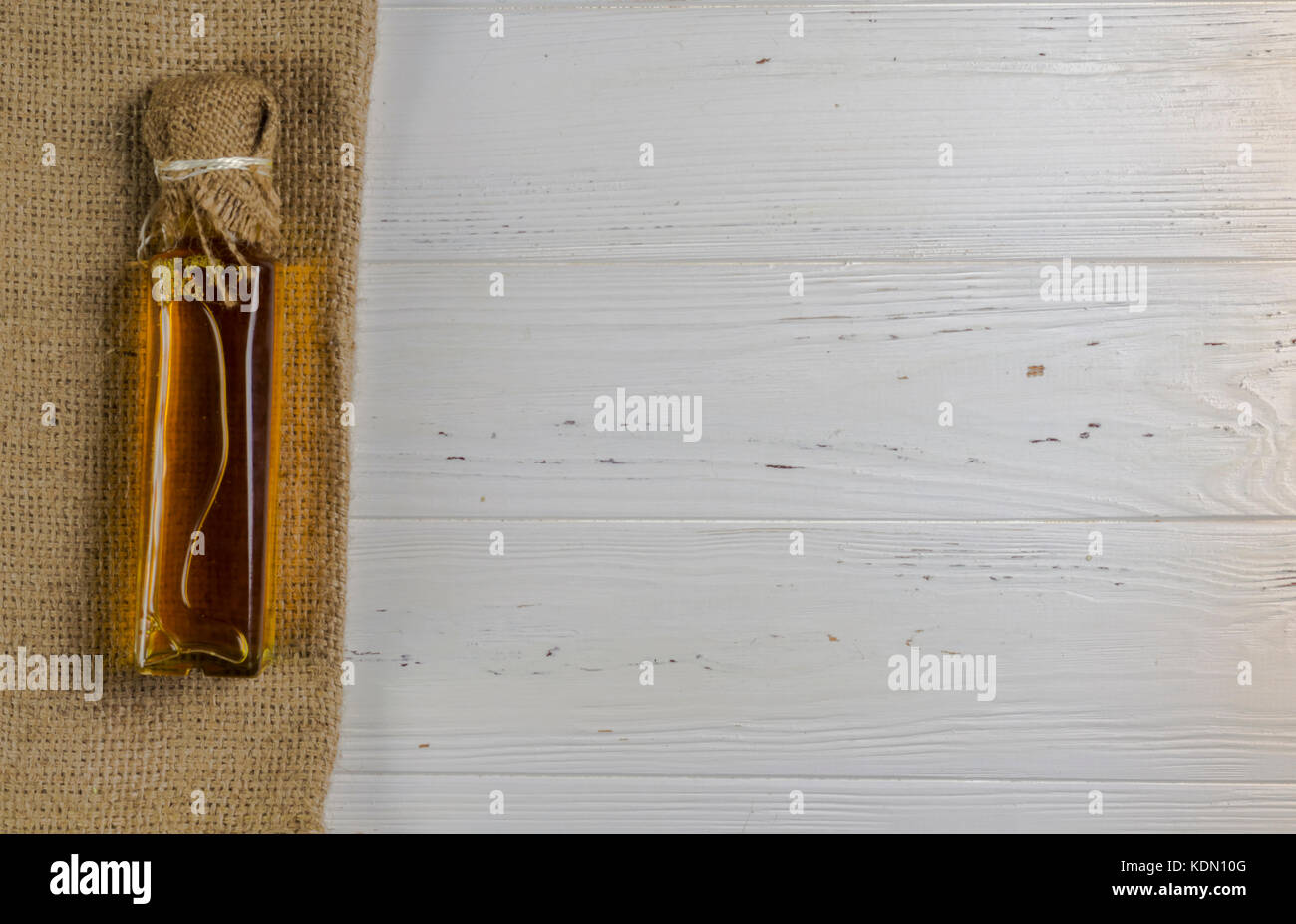 Vintage les articles de soins personnels : shampooing fait maison et serviette sac Banque D'Images