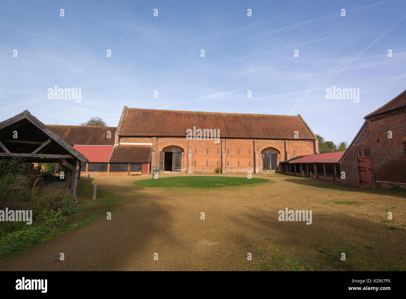 La grange aux dîmes dans le vieux village de fonder, Hampshire, Royaume-Uni Banque D'Images