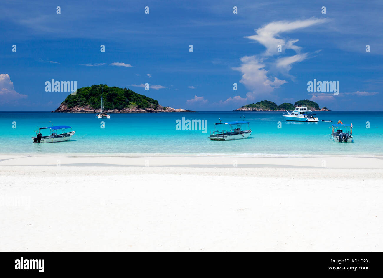 Une plage de sable blanc sur l'île de Redang, Malaisie Banque D'Images