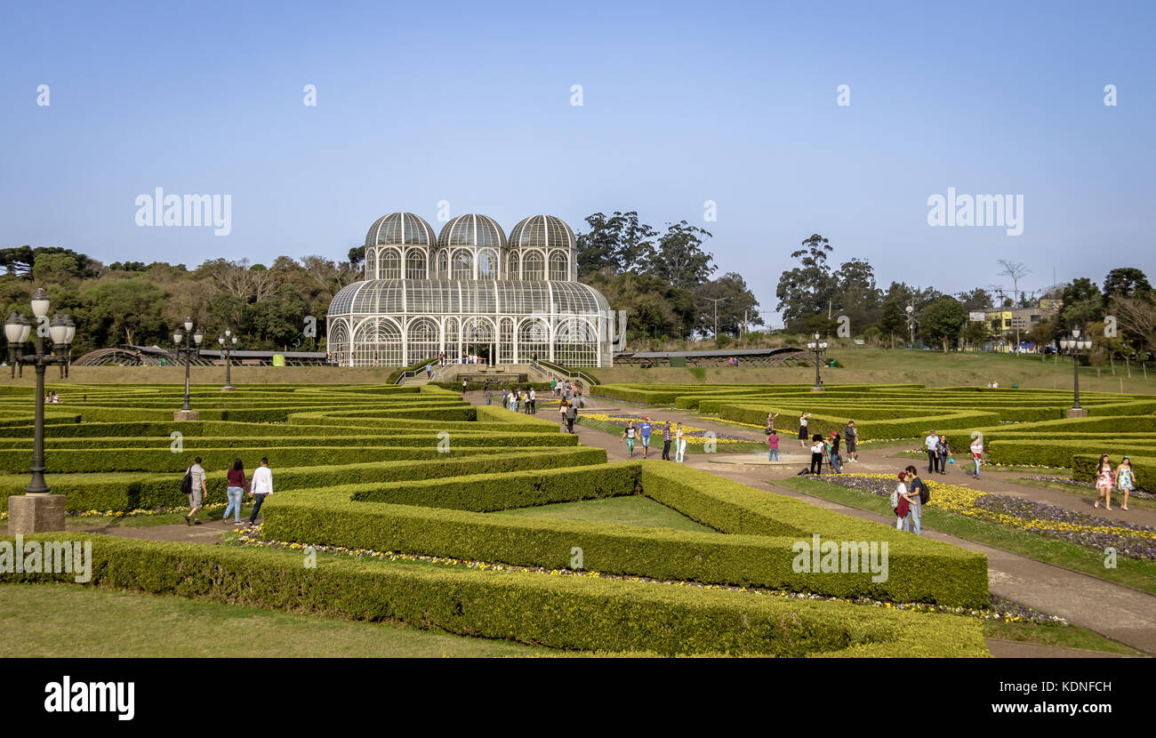 Personnes visitant la serre du jardin botanique de Curitiba - Curitiba, Parana, Brésil Banque D'Images