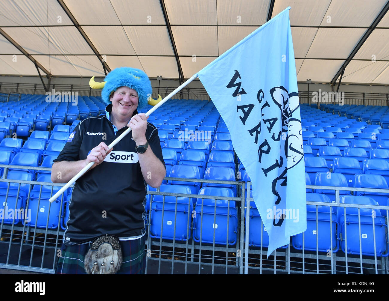 Un fan des Glasgow Warriors avant le match de billard de la coupe des champions européens à Sandy Park, Exeter. APPUYEZ SUR ASSOCIATION photo. Date de la photo: Samedi 14 octobre 2017. Voir PA Story RUGBYU Exeter. Le crédit photo devrait se lire comme suit : Simon Galloway/PA Wire. Banque D'Images Un fan des Glasgow Warriors avant le match de billard de la coupe des champions européens à Sandy Park, Exeter. APPUYEZ SUR ASSOCIATION photo. Date de la photo: Samedi 14 octobre 2017. Voir PA Story RUGBYU Exeter. Le crédit photo devrait se lire comme suit : Simon Galloway/PA Wire. Banque D'Images
