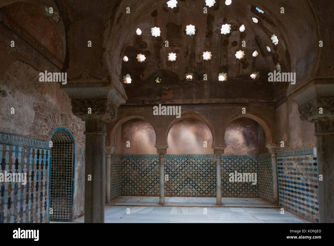 Baños de Comares, Palacio de Comares, La Alhambra, Granada, Andalousie, Espagne : les bains sous le palace Banque D'Images