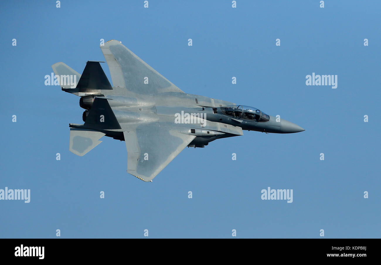 F-15SA voler au-dessus de la vallée de la mort, en Californie. Banque D'Images