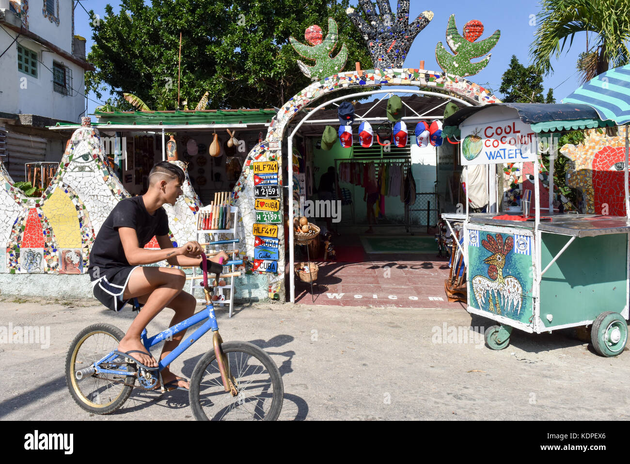 Fusterlandia, un art complexe est nommé d'après son créateur Jose Fuster a été créé en Jaimanitas, une région économiquement faible près de La Havane Cuba quartier artistique Banque D'Images