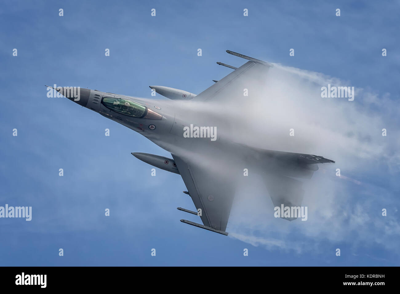 Force aérienne norvégienne F-16 virage haut Banque D'Images