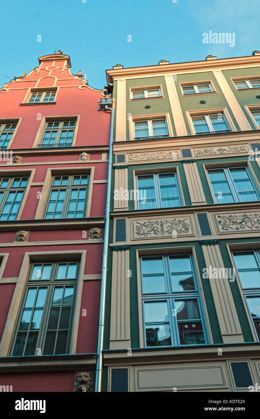 Gdansk, Pologne - 12 décembre 2015 : maisons colorées à Gdansk, Pologne, vieille ville, architecture typique de l'État Baltique Banque D'Images