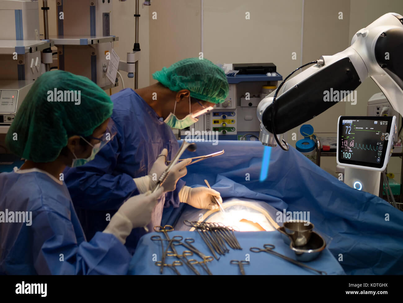 La chirurgie robotique avancée machine à l'hôpital, médecin des avantages l'utilisation de la chirurgie robotique sont la précision, la miniaturisation, les petites incisions, diminution de blo Banque D'Images