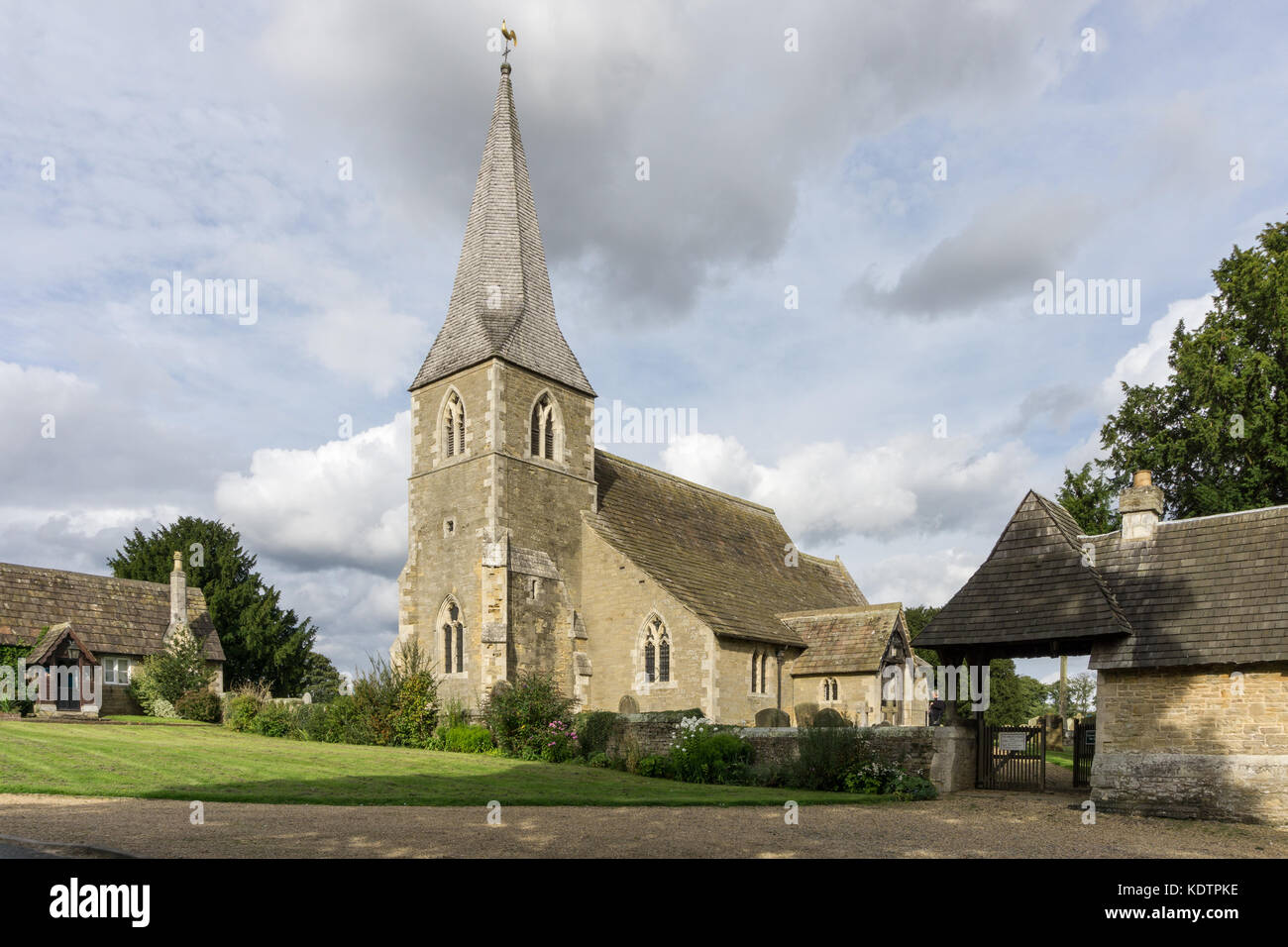 L'église paroissiale de St Cuthbert dans le North Yorkshire village de Hutton Sessay, UK Banque D'Images