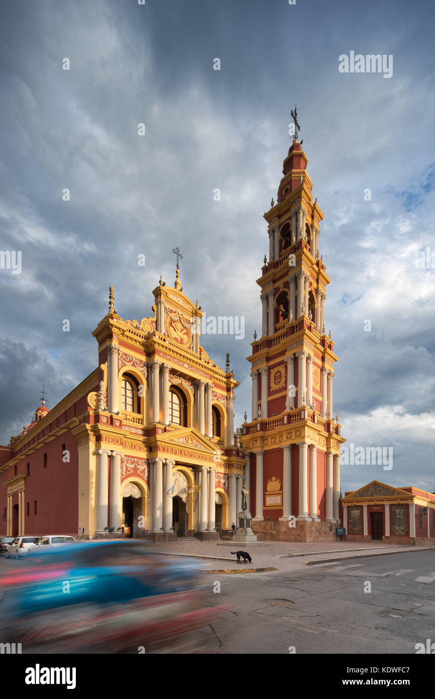 Iglesia San Francisco de Asis au crépuscule, Salta, Argentine Banque D'Images