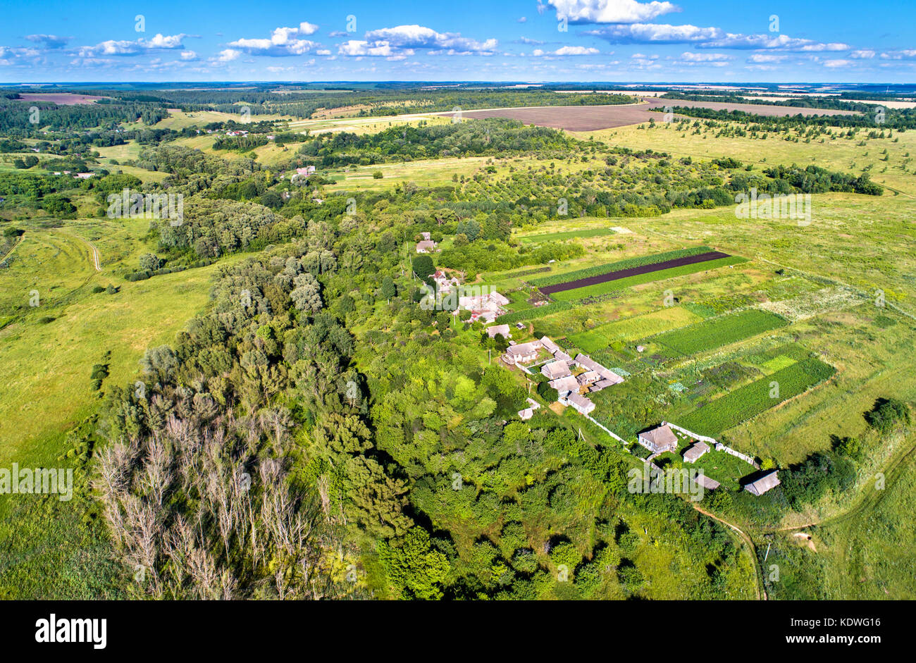 Antenne typique paysage de la montagne russe central. gorodkovo bolshoe village, kursk region Banque D'Images
